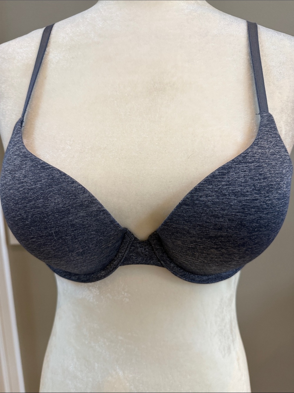 VICTORIAS SECRET Heathered Gray Push Up Underwire Bra